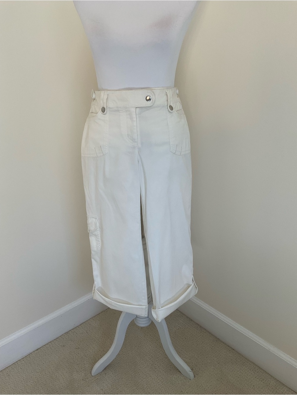 NWT White House Black Market Women's White Cargo Capris